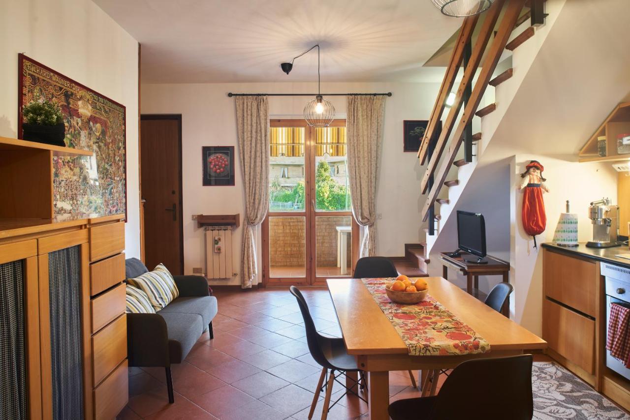 Little Brick House On Siena Hills With Balconiesアパートメント エクステリア 写真